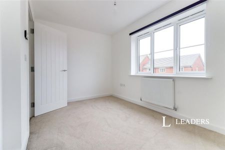 3 bedroom semi-detached house to rent - Photo 3