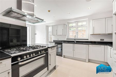 6 bedroom detached house to rent - Photo 3