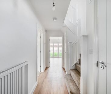 3 bedroom semi-detached house to rent - Photo 2