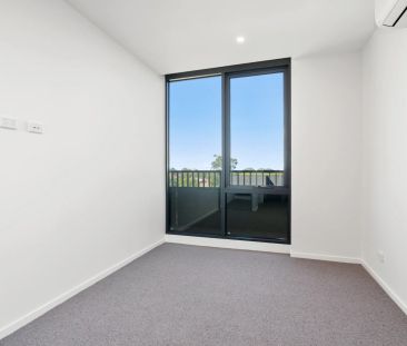 Superb, light filled 2 bedroom residence! - Photo 5