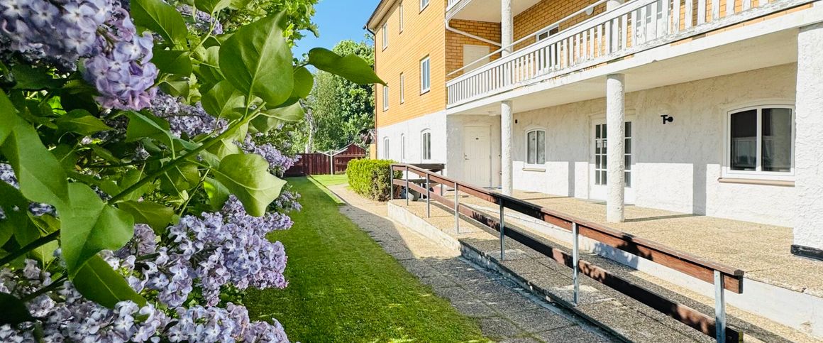 1:a Vindsvåning Väringsvägen 6A - Foto 1