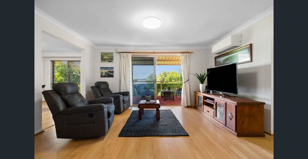 Nestled in a high position - 5 Bedroom Home - Mackenzie - Photo 1