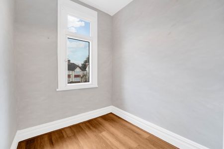 London Road, Isleworth, TW7 5AJ - Photo 4