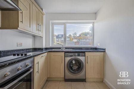 3 bedroom terraced house to rent - Photo 4