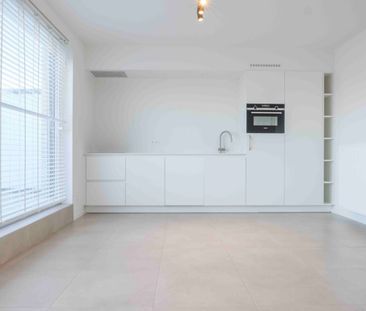 Recent appartement met terras en carport - Photo 4