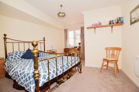 1 bedroom ground flat to rent - Photo 4