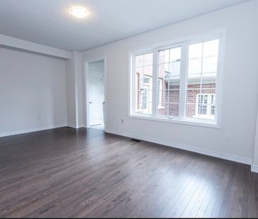 For Lease - 78 Saint Dennis Road, Brampton, Ontario - Photo 4