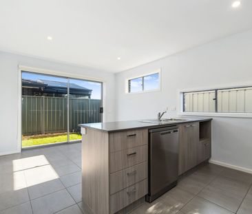 Low Maintenance Family Home - Photo 4