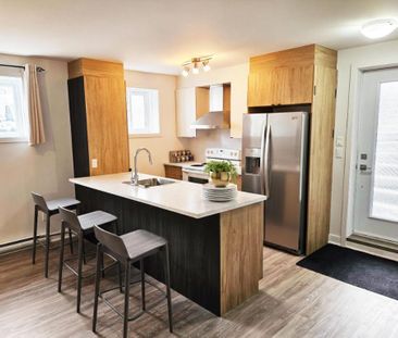 À l’état neuf, magnifique et lumineux condo 4 1/2 Rive-Nord train REM - Photo 2