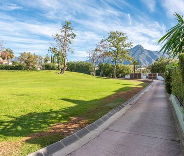 Townhouse · Nueva Andalucía - Photo 5