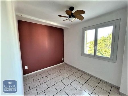 Location Appartement 4 pièces 68m² PEYROLLES EN PROVENCE 13860 - Photo 2