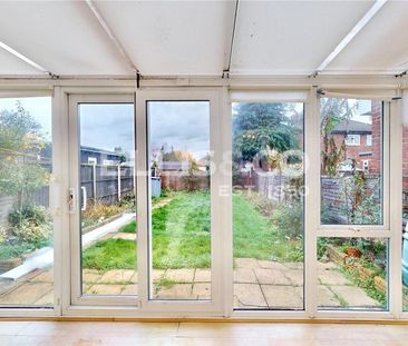 3 bedroom end of terrace house to rent - Photo 2