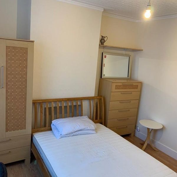 Room in a Shared House, Stanley Road, N15 - Photo 1