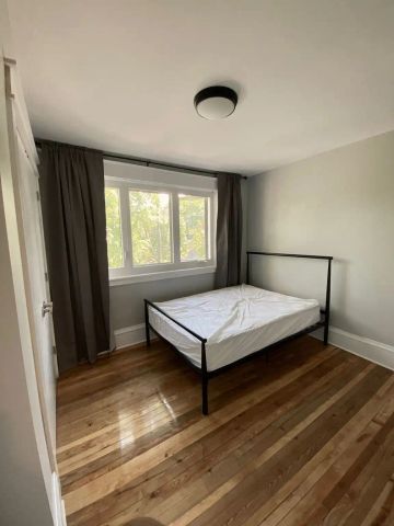 119 Hopewell Avenue — 3 Bedroom - Photo 4