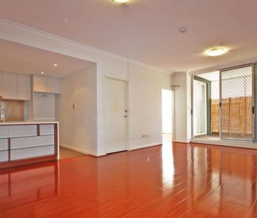 Spacious Modern Apartment 2 Beds + Study | As 3 beds - Photo 1