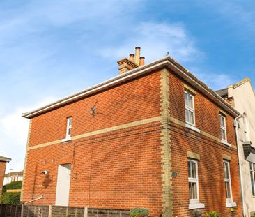 Station Road, Netley Abbey, SO31 - Photo 5