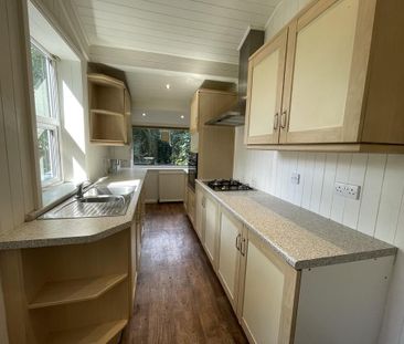 2 bedroom semi-detached house to rent - Photo 5