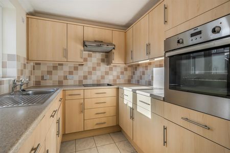 Chartwell Lodge, Tunbridge Wells - Photo 4