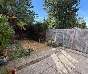 3 bedroom semi-detached house to rent - Photo 6