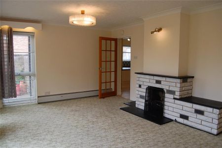 4 bedroom detached house to rent - Photo 3