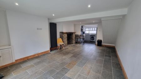 2 bedroom terraced house to rent - Photo 3