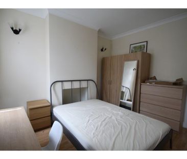 4 bedroom terraced house to rent - Photo 4