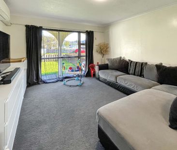 Cute 2-Bedroom Home in Wainui! - Photo 5