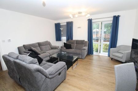 2 Bed Flat, Lower Broughton Road, M7 - Photo 3