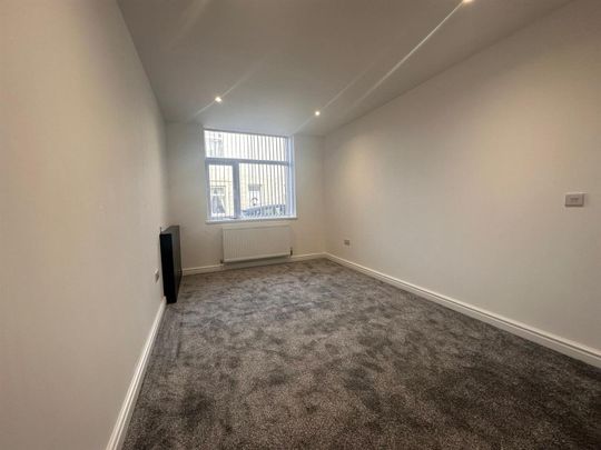 1 bed flat to rent in Queensberry Road, Burnley, BB11 - Photo 1