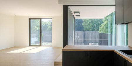 Appartement te huur in Sint-Denijs-Westrem voor € 1.295 met 3 slaapkamers - Foto 2