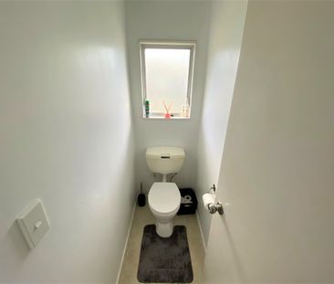 WEST HARBOUR, 3 BEDROOMS - Photo 3