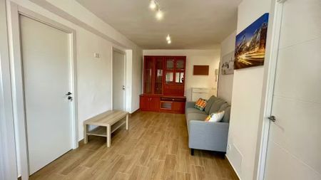 Calle de Mercurio, Madrid, Community of Madrid 28032 - Photo 2