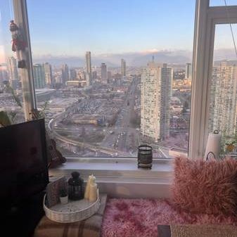 Looking for housemate for 2Bed2bath condo-Surrey-36th floor-3mins from Skytrain - Photo 3