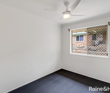 Spacious Living in the Heart of Bellbowrie - Photo 5