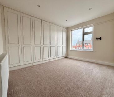 3 bedroom end of terrace house to rent - Photo 3