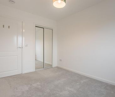 4 bedroom detached house to rent - Photo 3