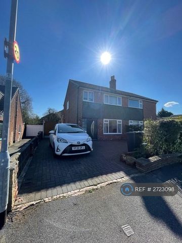 3 bedroom semi-detached house to rent - Photo 5