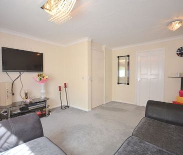 Immaculate One Bedroom Apartment to let in Southfields, Northampton - Photo 3