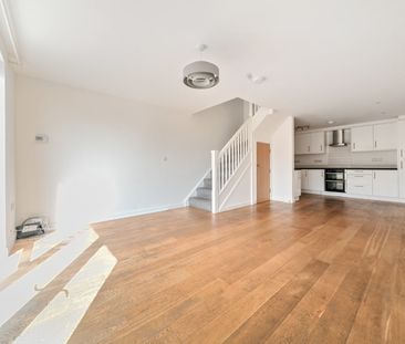 4 bedroom semi-detached house to rent - Photo 4