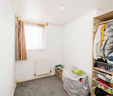 3 bedroom flat to rent - Photo 5
