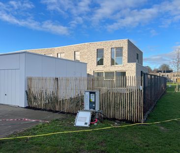 Halfopen nieuwbouwwoning met garage in Varsenare - Photo 1