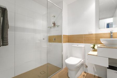 Oversized One Bedroom +Study - Photo 5
