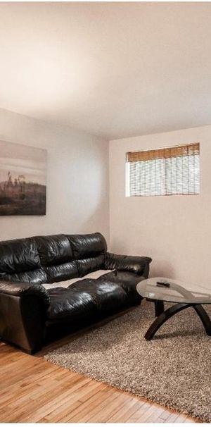 Appartement 4 1/2 - 2 chambres à coucher – 75 m² (817 p2), stationnement et cour arrière inclus - Photo 1