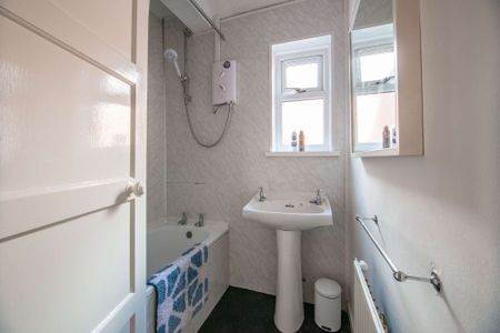 Perfectly located house on Coburn Street - Photo 4