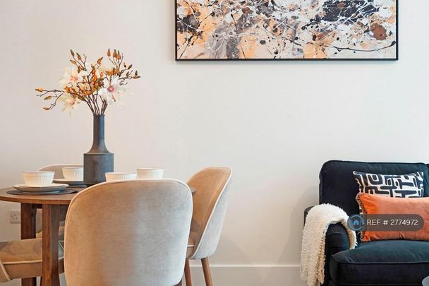 2 bedroom flat to rent - Photo 1