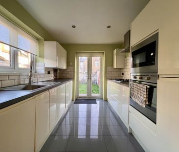 Guide Price £2,500 pcm - Available 29/12/2025 - Unfurnished - Photo 6