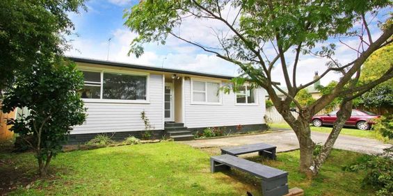 Tidy 3 Bedroom Family Home - Photo 3