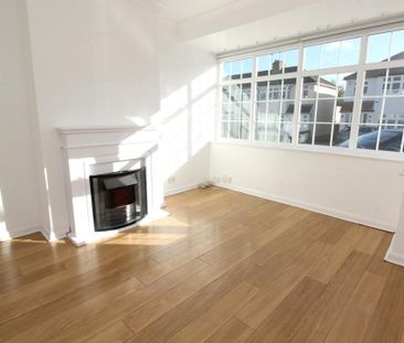 3 bedroom end of terrace house to rent - Photo 1