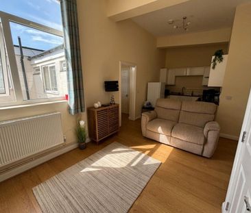 1 bed Flat - To Let - Photo 4