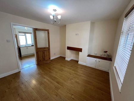 3 bedroom terraced house to rent - Photo 5